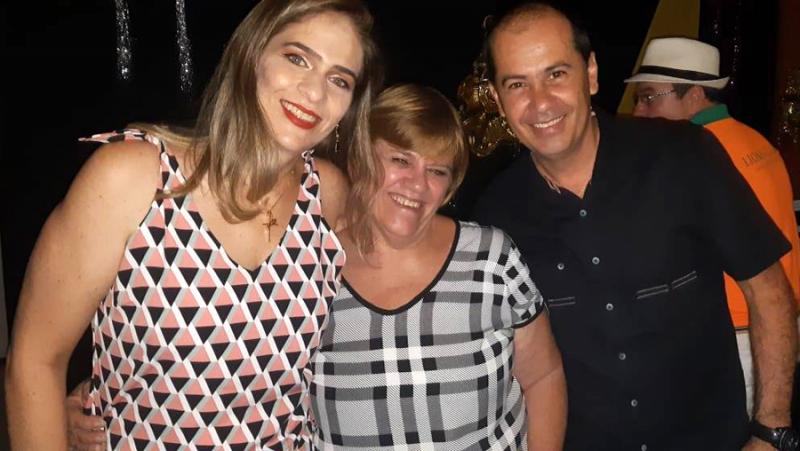 Karina, Rosângela Oliveira e Iandro Ângelo de Souza