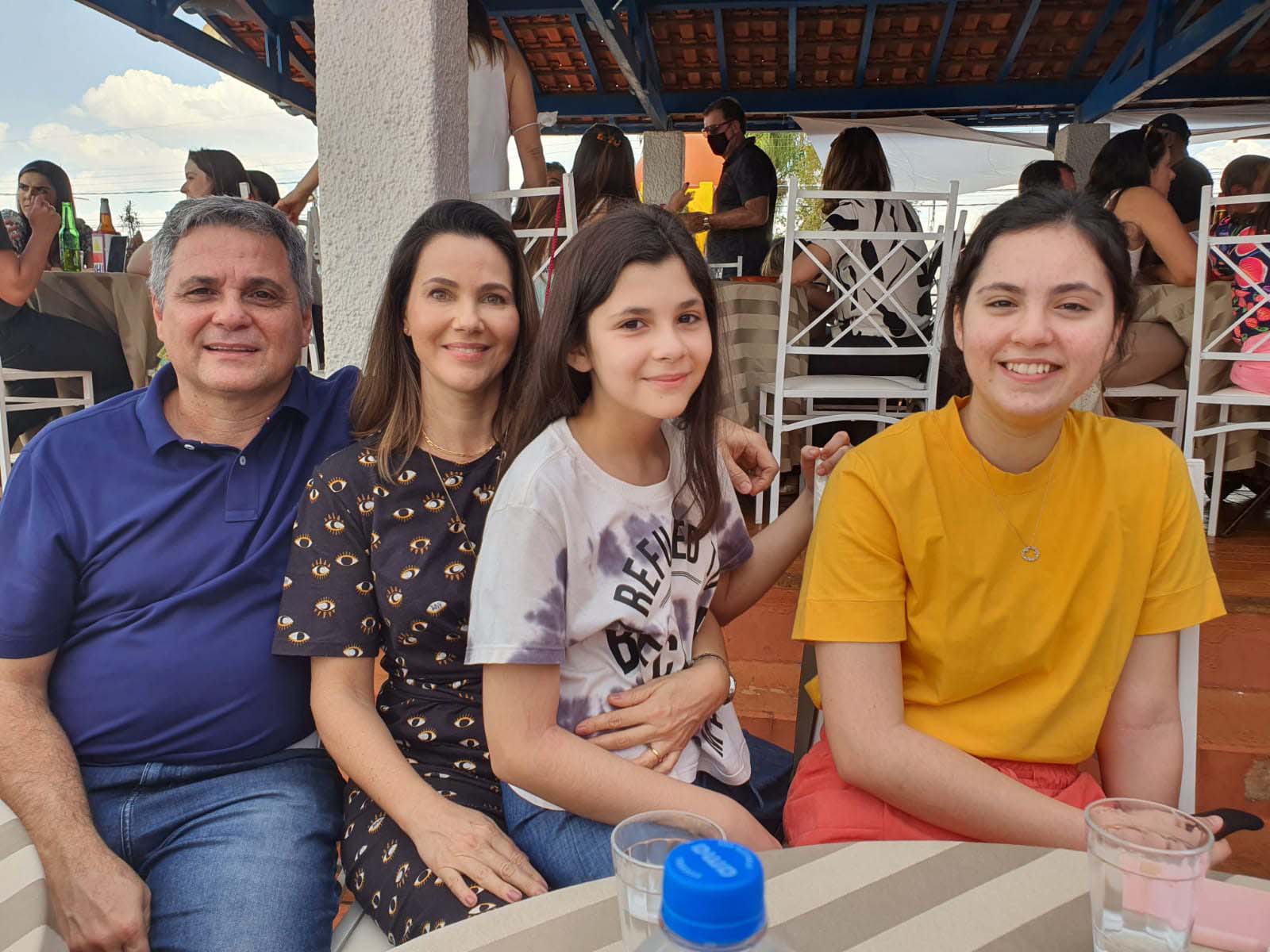 Gabriela,  Camila,  Glaucia  e Ricardo  Tuzzi