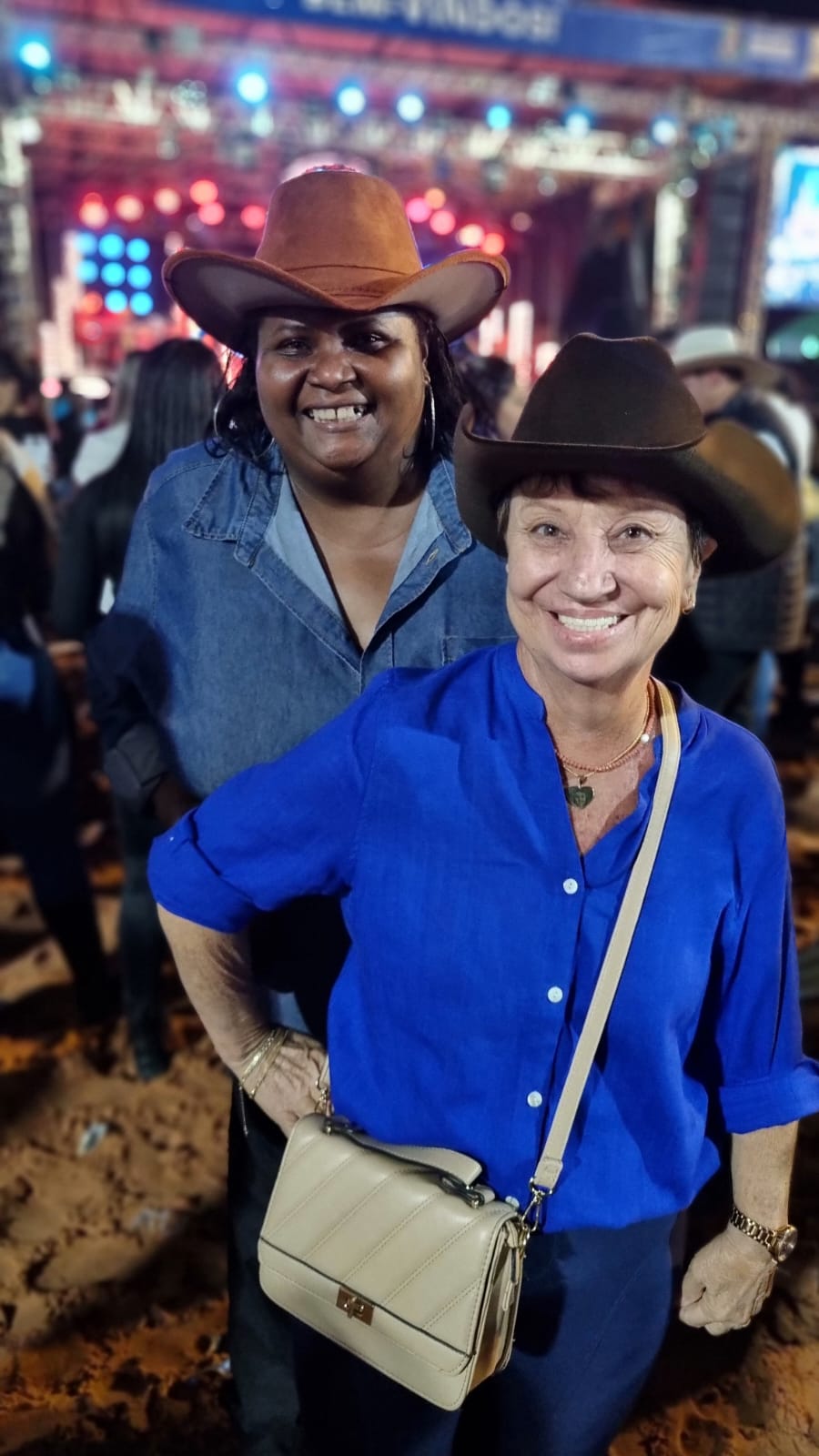 Paula Cristina Cassiano,  Regina Domingos  Jossi