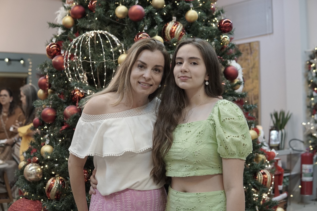 Daniela Moreti Avelar, Laís Avelar