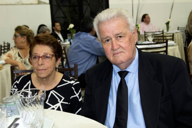 Antônio Gonçalves Delgado, vice-diretor executivo da FE e esposa Lazinha