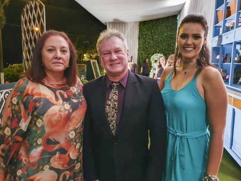 Tania  Andrade,  Paulinho  Trindade,  Isadora  Carrera