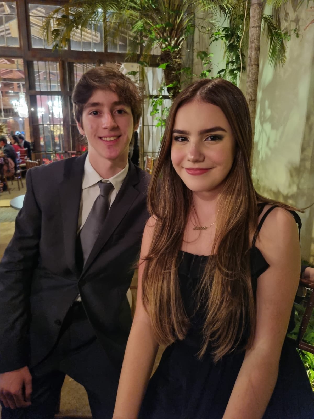 Isabela Mele, Enzo Junqueira