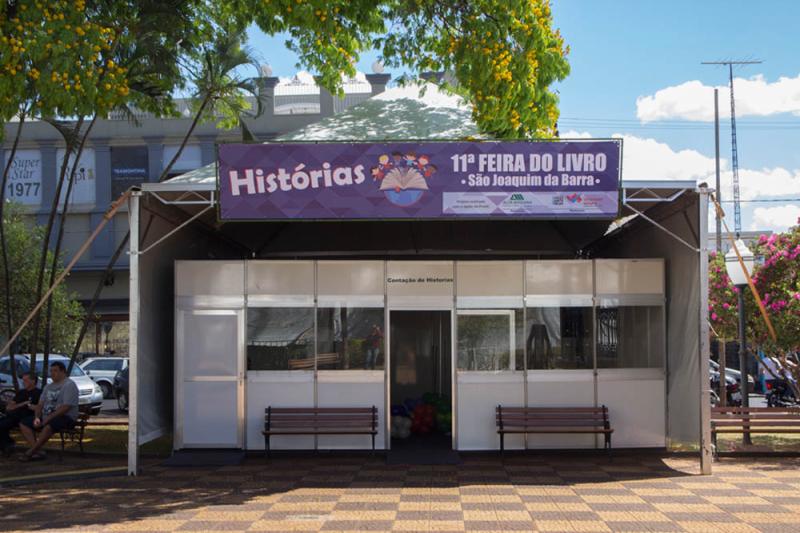 Estande para contação de histórias