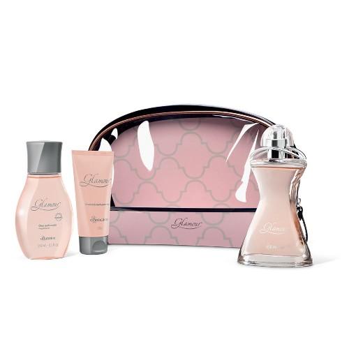 KIT GLAMOUR - Composto por 1 desodorante colônia, 1 óleo perfumado e 1 creme hidratante para as mãos, este kit vem em uma linda nécessaire e vai encantar sua mãe. Por R$ 159