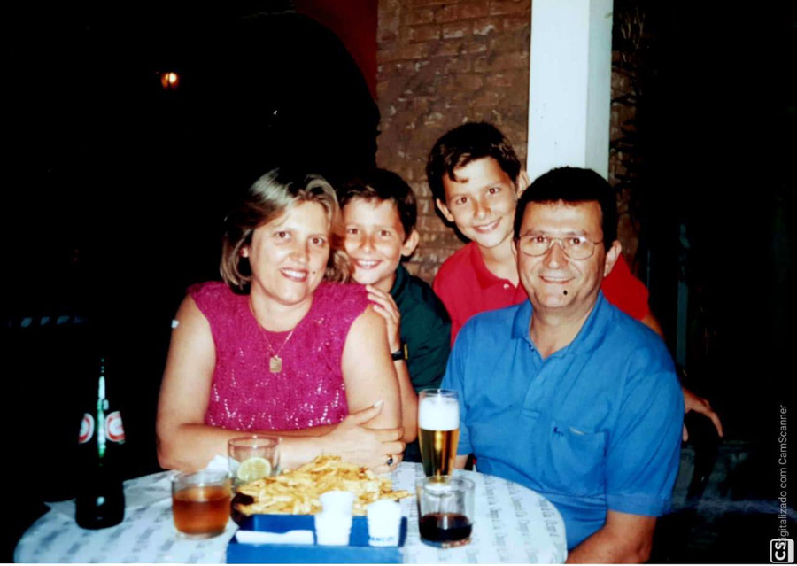 Inês  e Fernando  Sobreira , com os filhos  Guilherme  e Guatavo