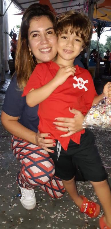 Theo e Jéssica Medeiros Bido