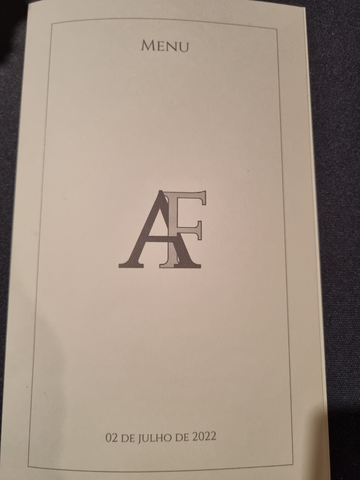 As insignias dos noivos