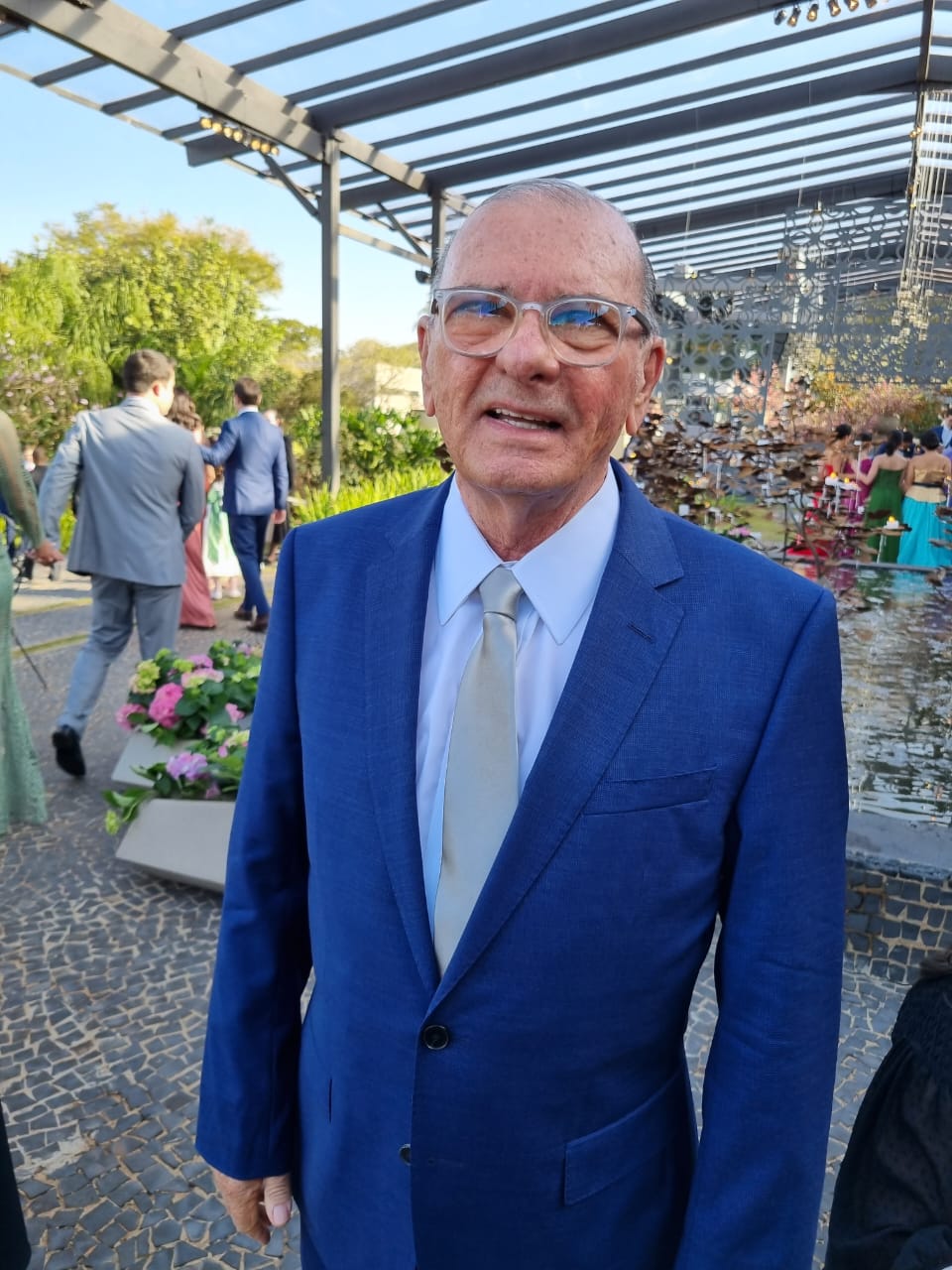 Luiz Octavio Junqueira Figueiredo recebia os convidados dos netos