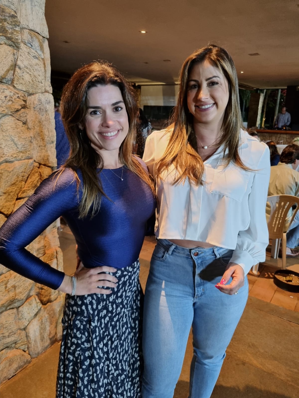 Ana Clara Junqueira, Renata Lopes