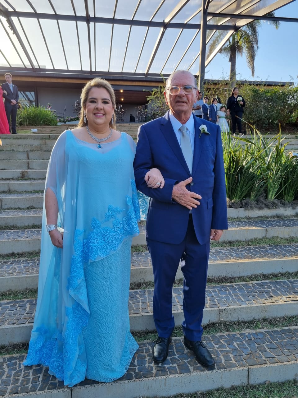 A mãe da noiva Ana Luisa Junqueira Figueiredo de Mattos e seu pai Luiz Octavio Junqueira Figueiredo