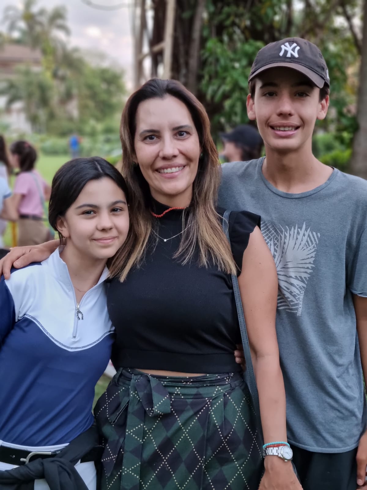 Maria Eduarda, Carol, Augusto Mendonça
