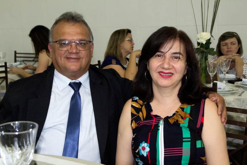 Carlos Roberto da Silva, empresário, e esposa Luciene