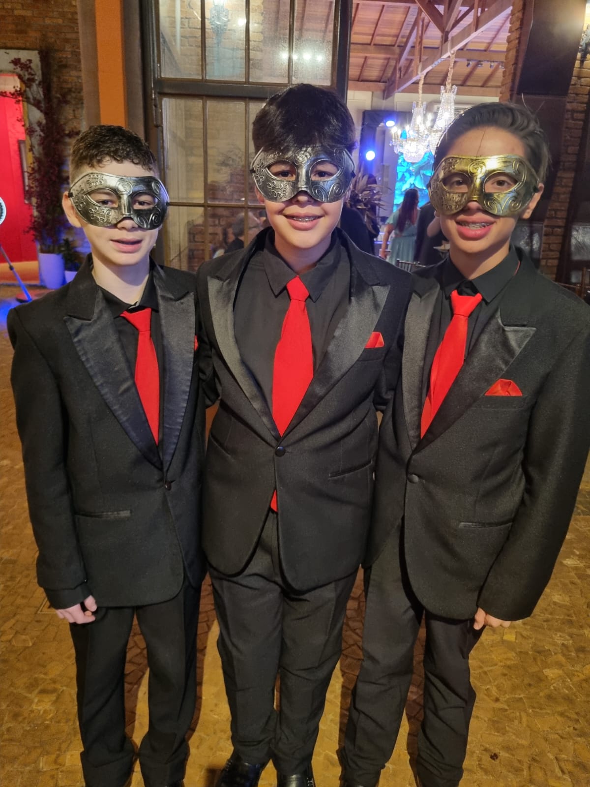 Matheus Officiati, Luan Lourenço, Roger Carvalho