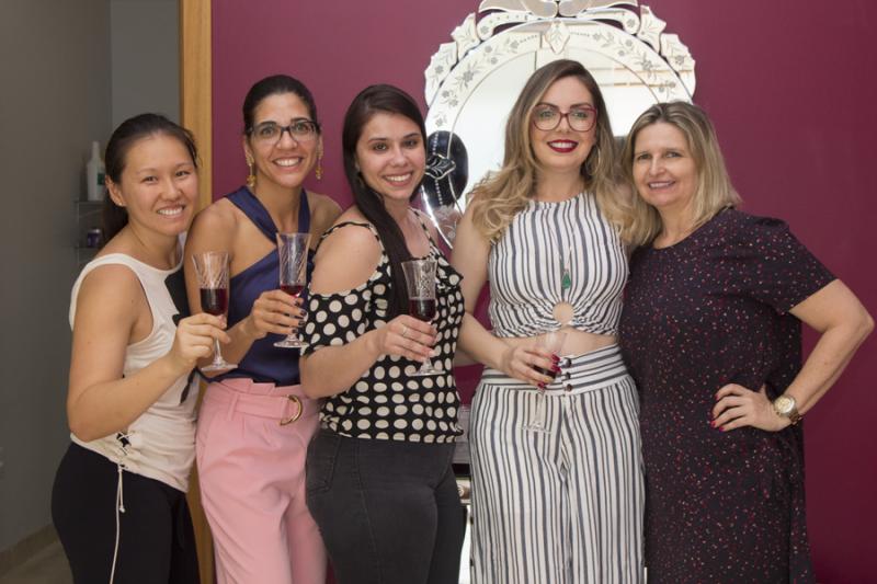 Camila Harada, Ijanete de Almeida Silva, Fernanda Neves, Carla e  Marta Mian