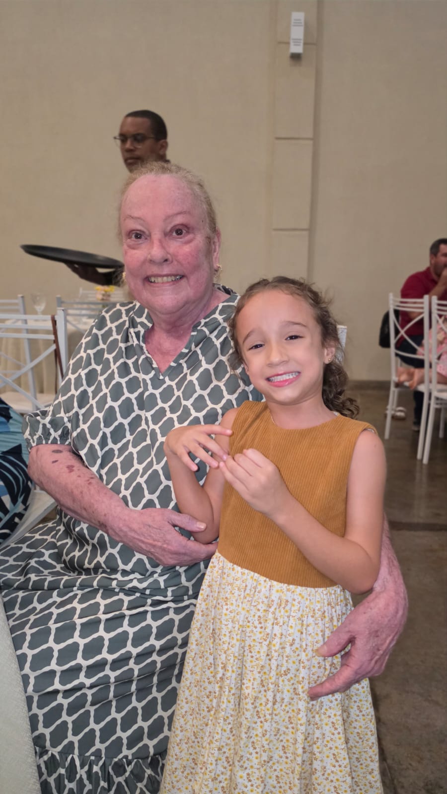 Cristina Lúcia  de Oliveira Sousa  Garcia da Silveira, Júlia  Marcussi