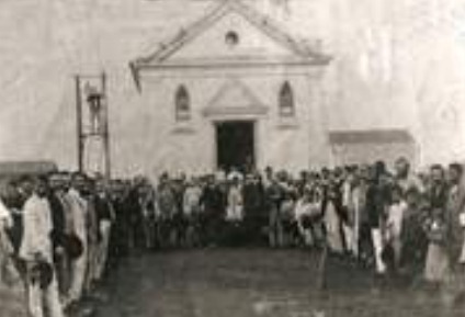 Foto da primeira capela em 1908