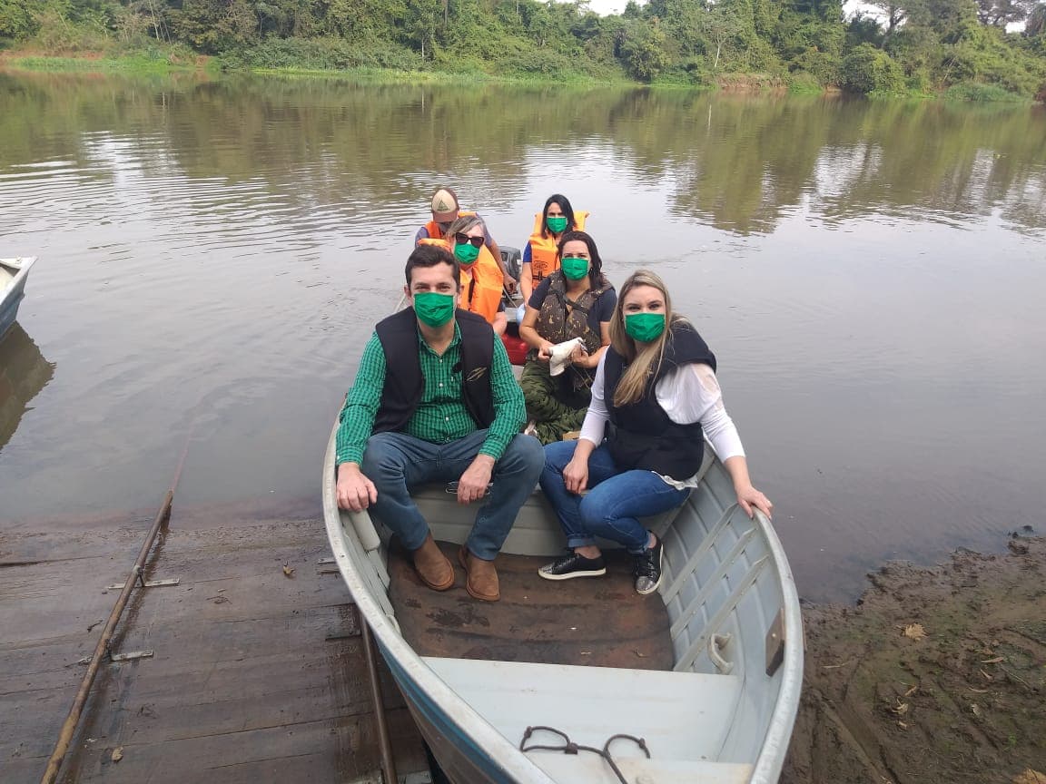 Barcos são fortes aliados para lançamento das sementes