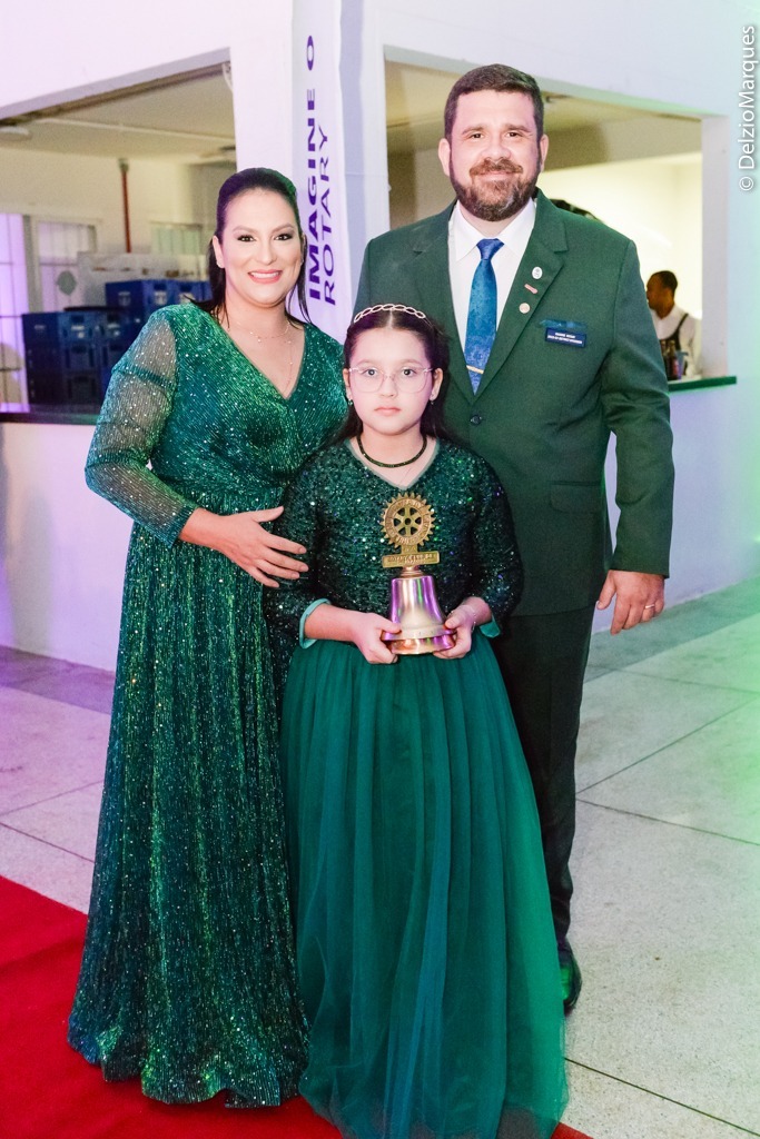 Vicente Gonçalves Martins Júnior, esposa Renata Ferreira da Silva e filha Manuela Ferreira Gonçalves Martins