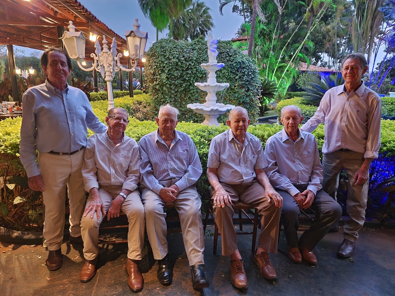 Os Scarellis, irmãos do aniversariante, Alcino, Alcides, Jacyr , Atilio, Osvaldo , Benedito.
