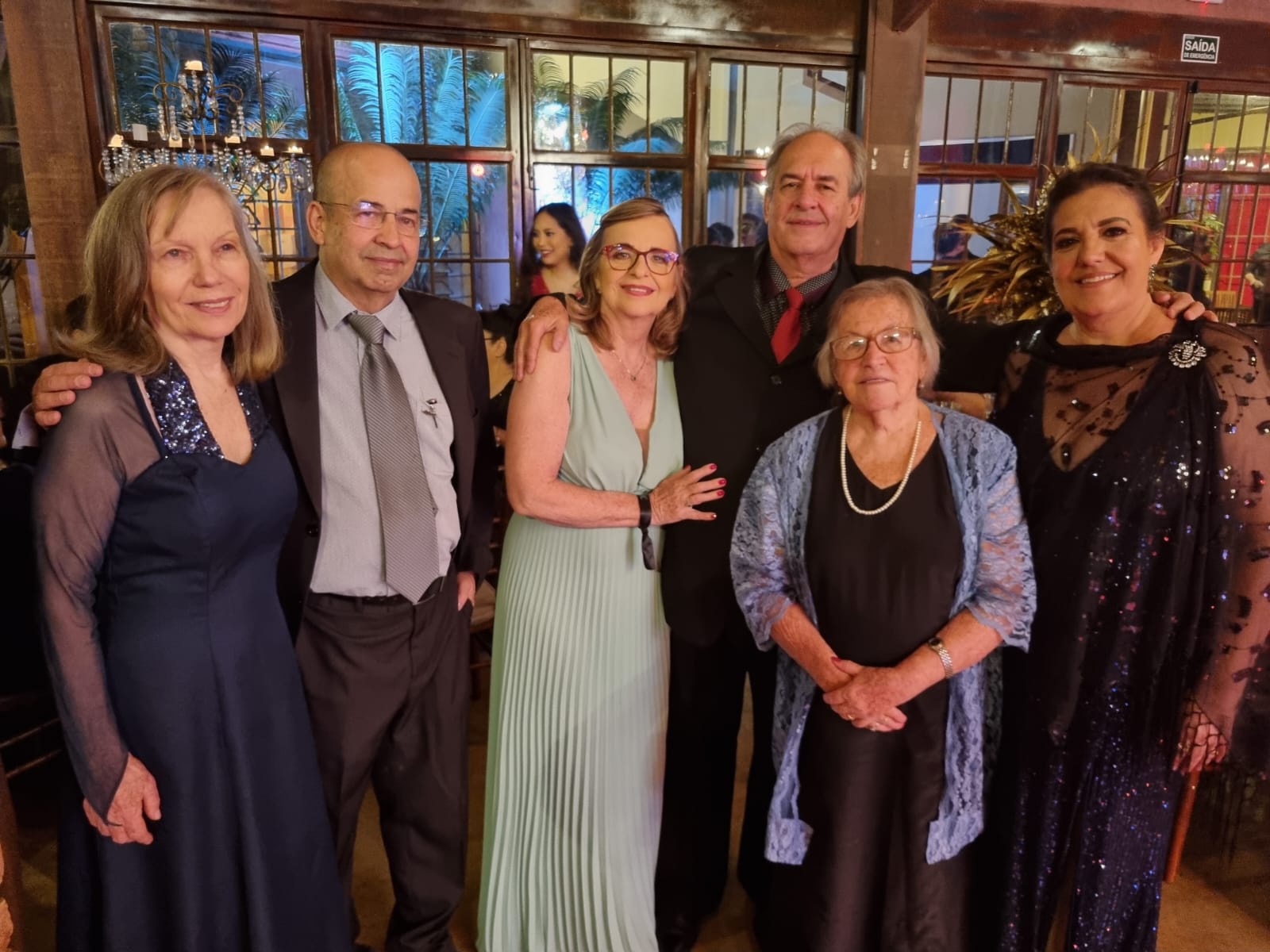 Catarina de Castro, Carlos Eduardo de Castro, Solange e Adolfo de Castro, ao centro a avó Guinair de Castro