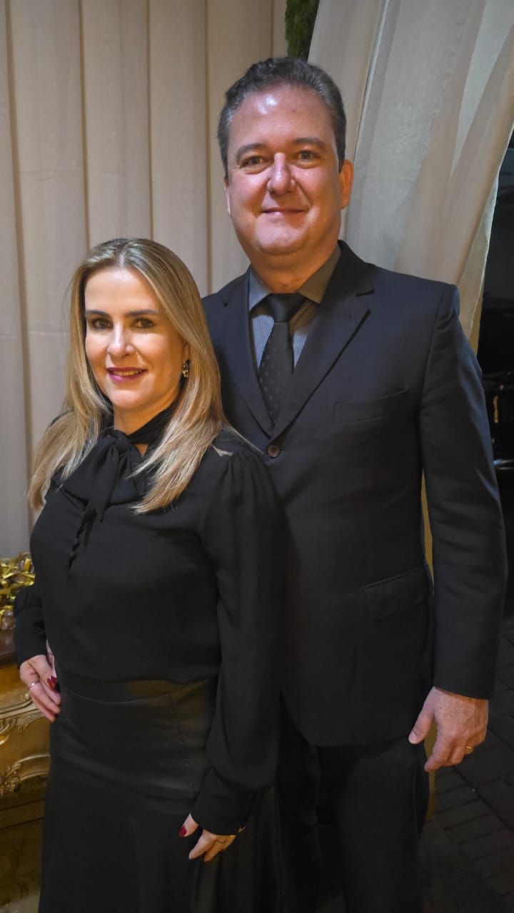 Sheila e Oleno Fuga Junior