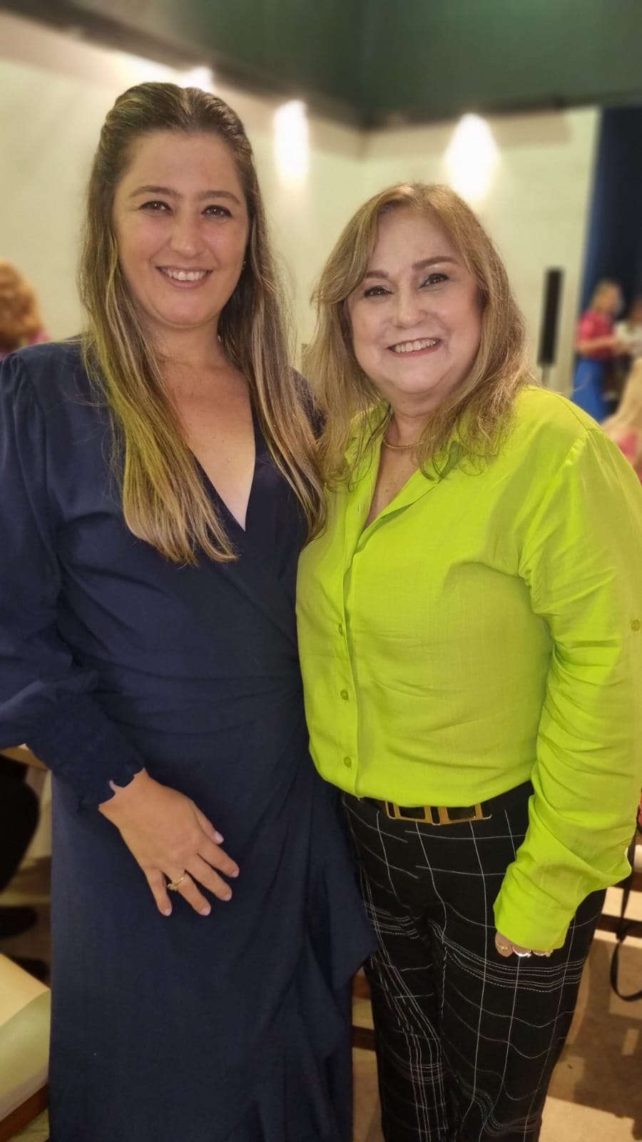Daniela  Mendonça,  Cristina  Olivatto