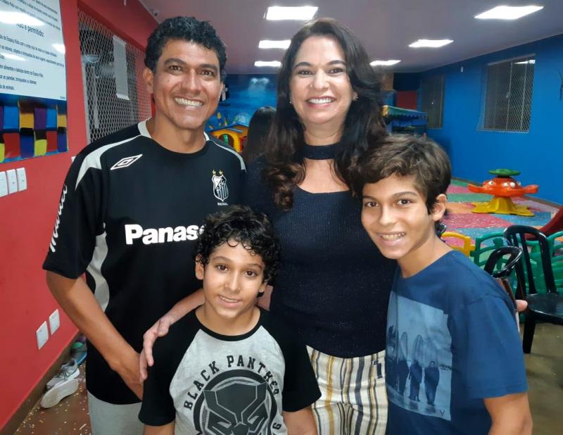 Gabriel, Davi, Vera e Anderson Roberto Guedes