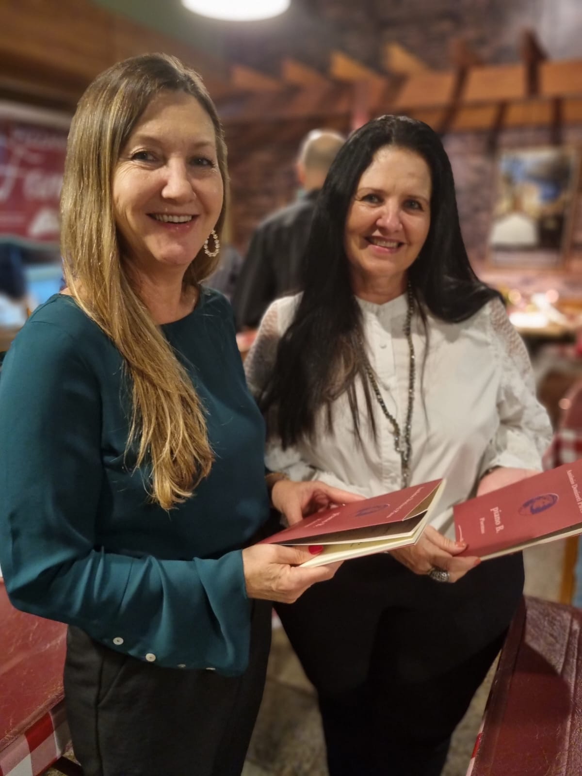 Silvania Marcon, Selena Menezes