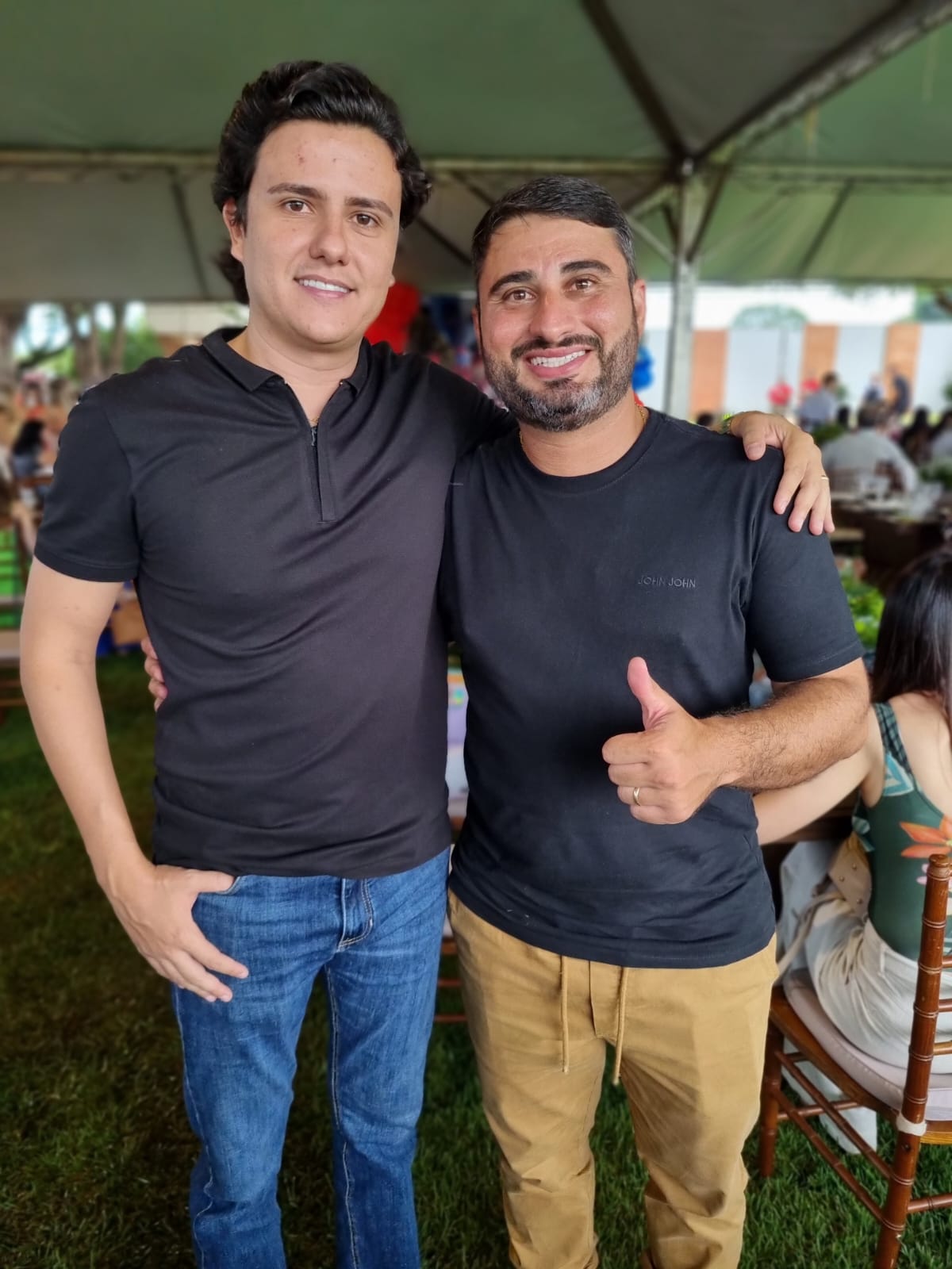 Fausto  Sandoval,  Marcus  Leone