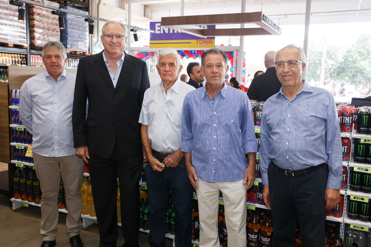 João Scacrelli, Luiz Antônio, Nilo Tuzzi, Robertinho Dip, Geraldo A. Rezende Filho (Laticínios Aviação)