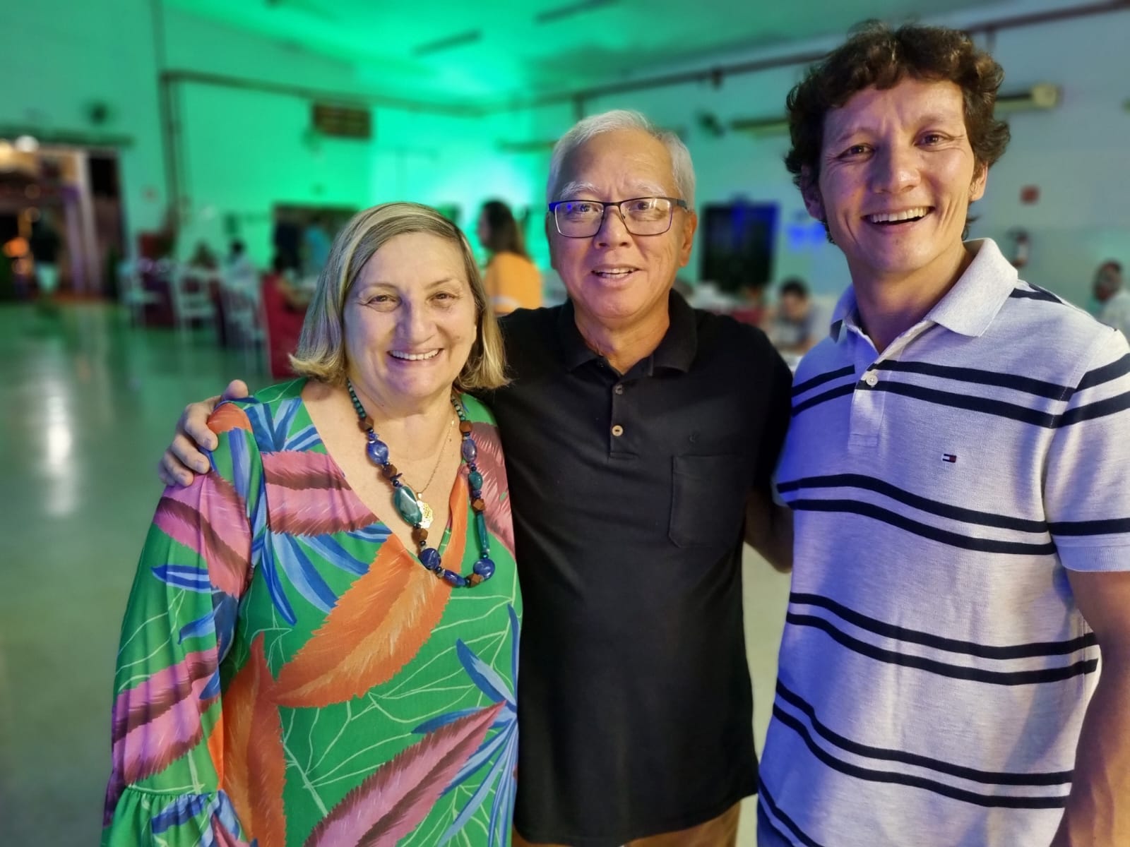 Com os pais, Sueli  e Ataliba  Ide,  o atual  Venerável  Mestre  da Loja Maçônica  Nova Luz Joaquinense,  Ataliba Ide Junior