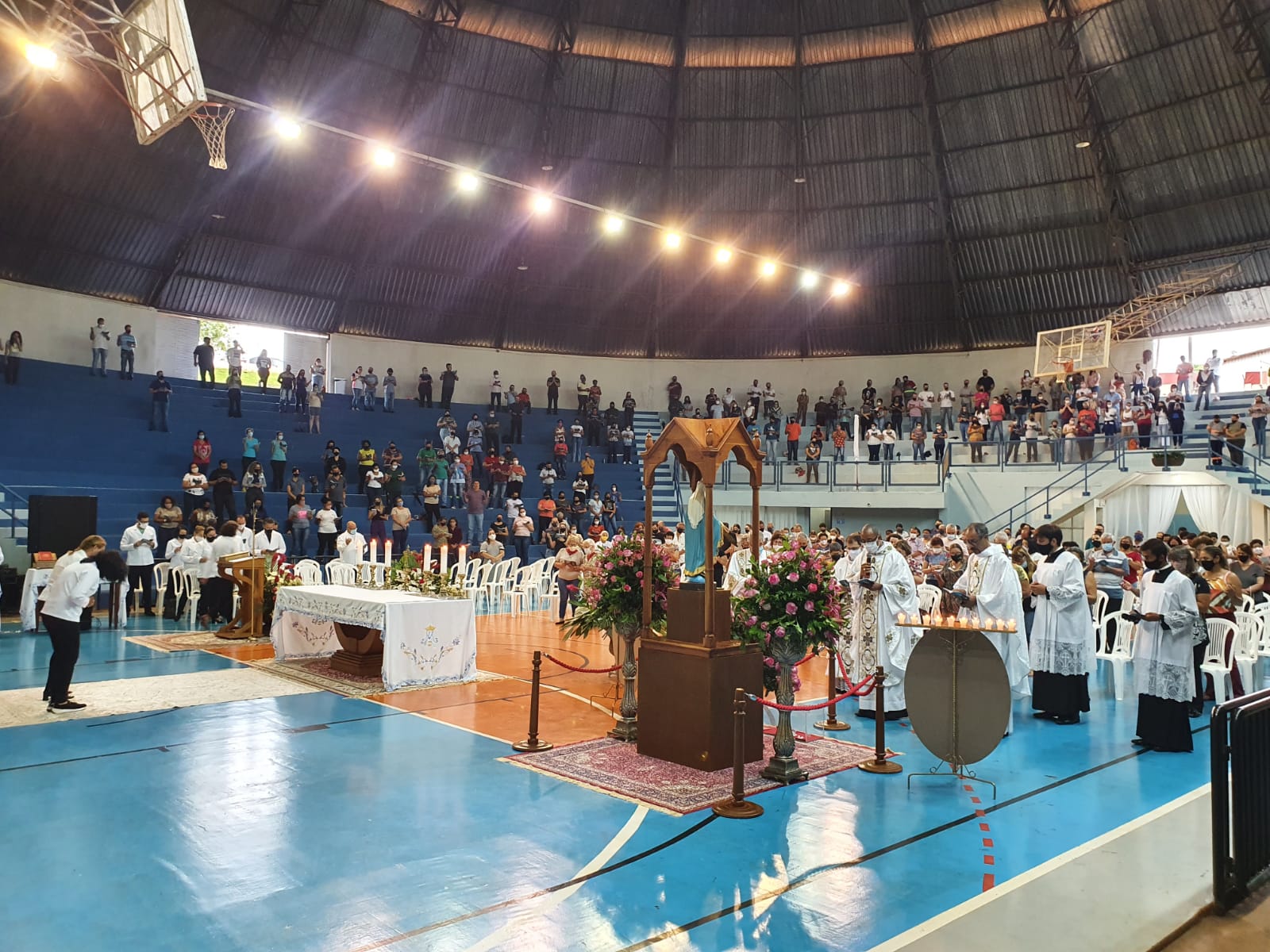 Primeiro dia de novena, às 5h30 de hoje  (18)