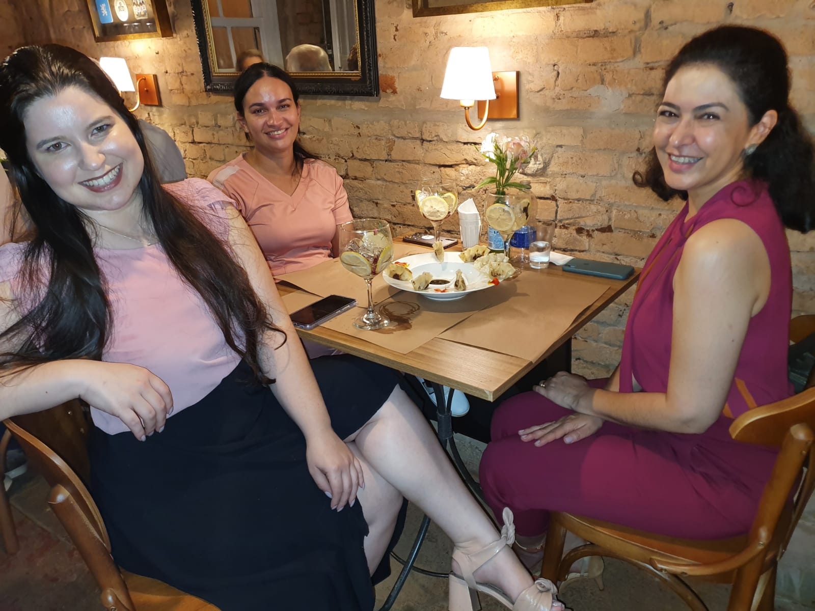 Kamilla Scarelli, Yngrid Santos,  Giovanna  Dezem