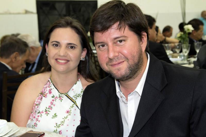 Dr Antônio Júnior, advogado da FE e Camila Castione, secretária da FFCL
