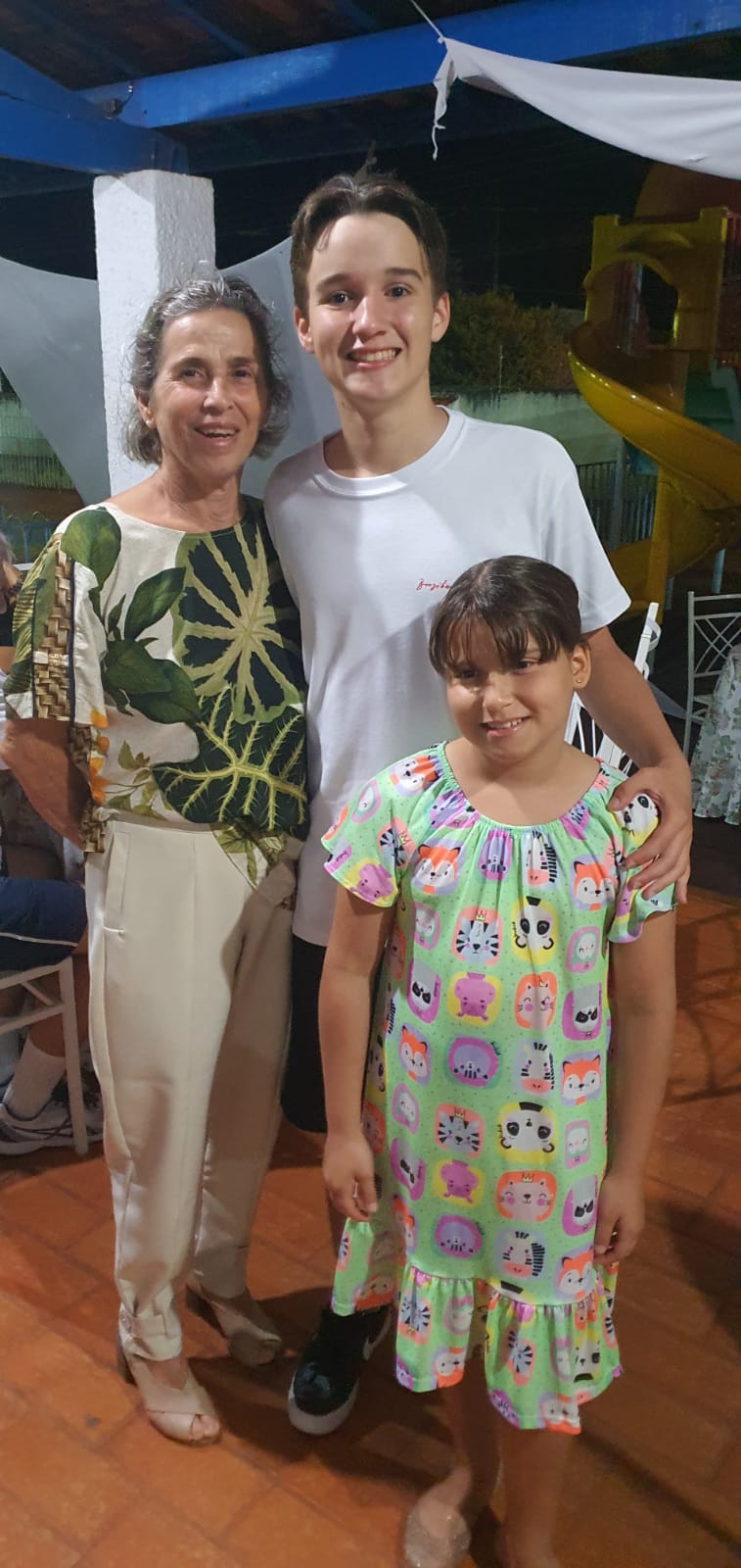 Ivana Guaitoli  com  os  netos  Valentina  e Enzo