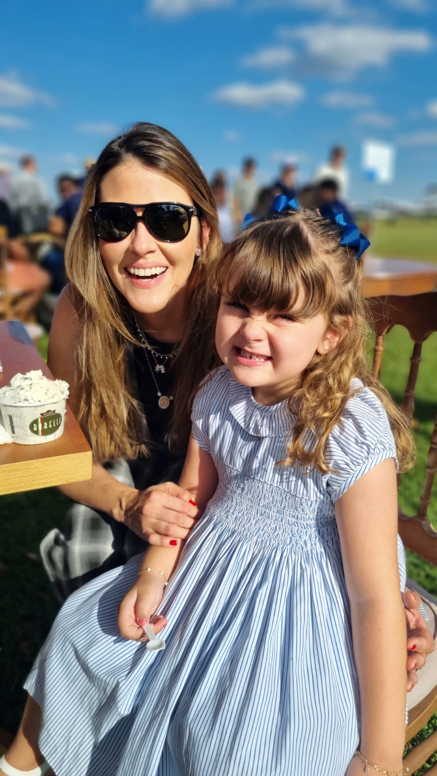 Maria Luiza e Fernanda Tuichi Junqueira Figueiredo