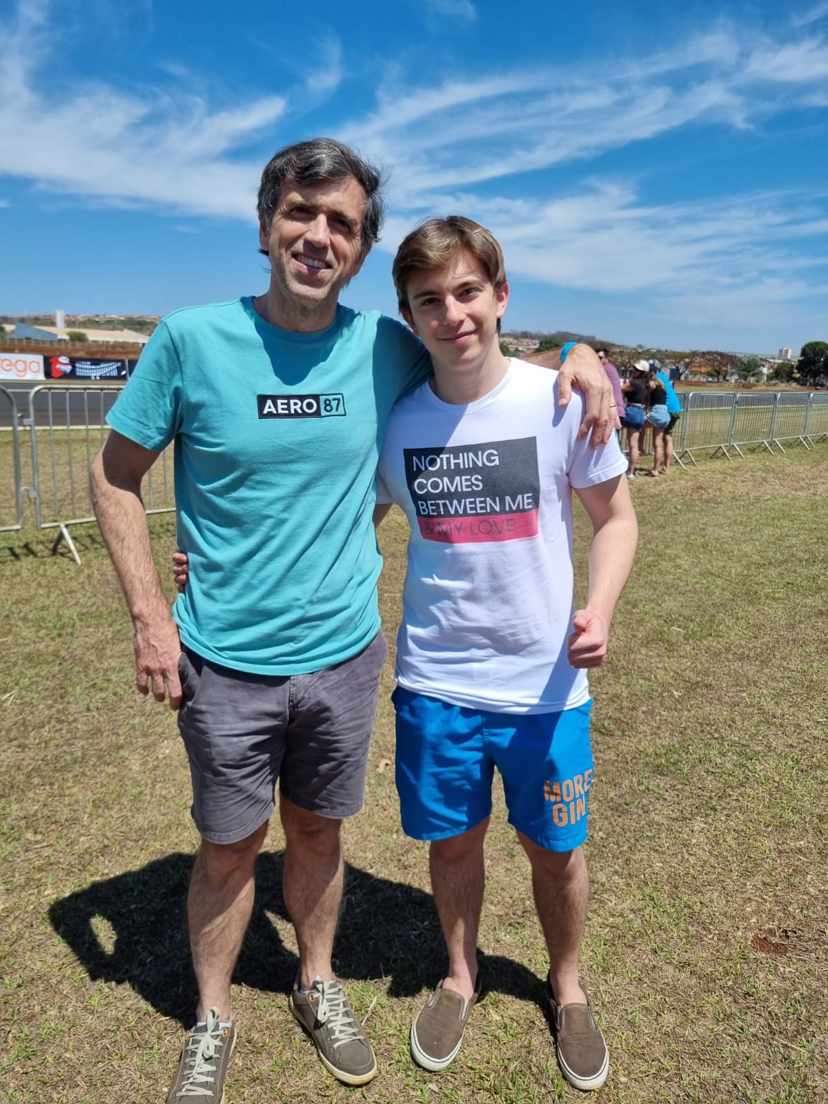 Vinícius  e Artires  Henares