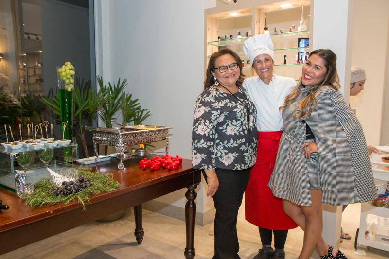 Francisca e Carol com a chef Patrícia Haddad