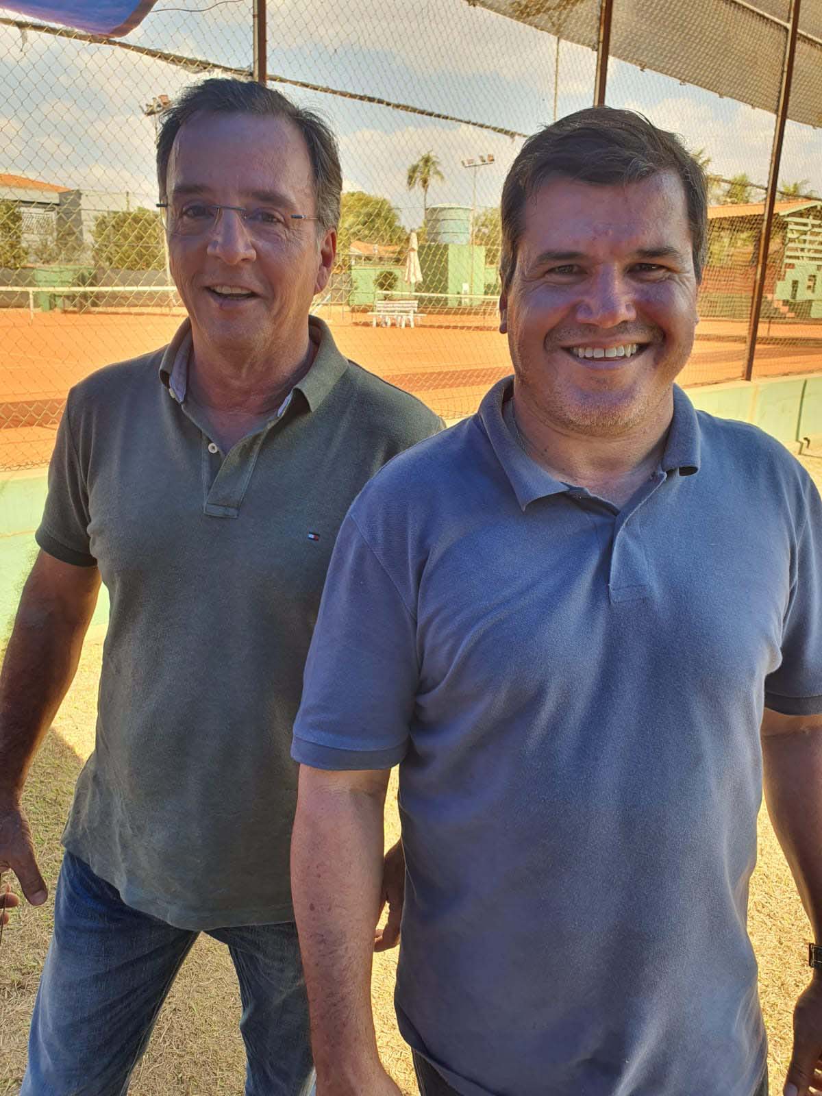 Rogério  Almeida  Prado,  Neto Faria