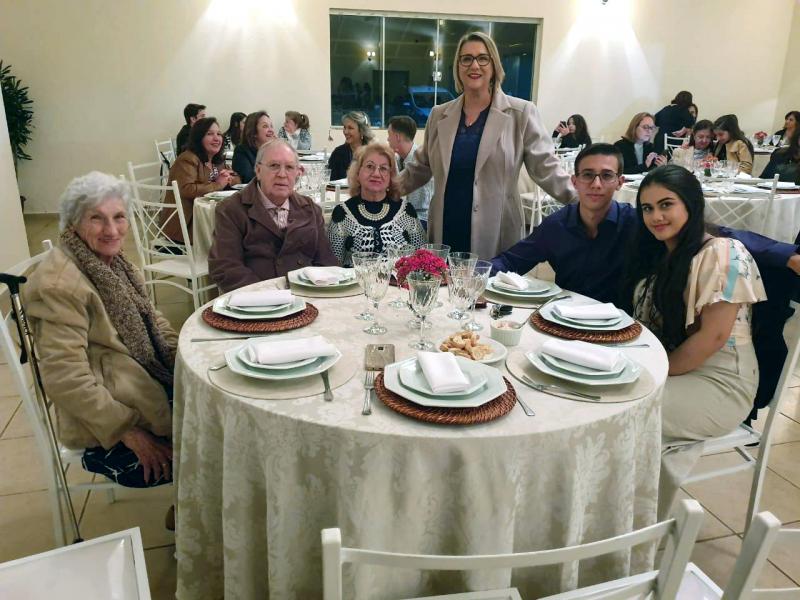 Marlena Ribeiro, Pedro e Eloísa Amante, Darlene Amante, Yan Amante, Gabriela Baldini