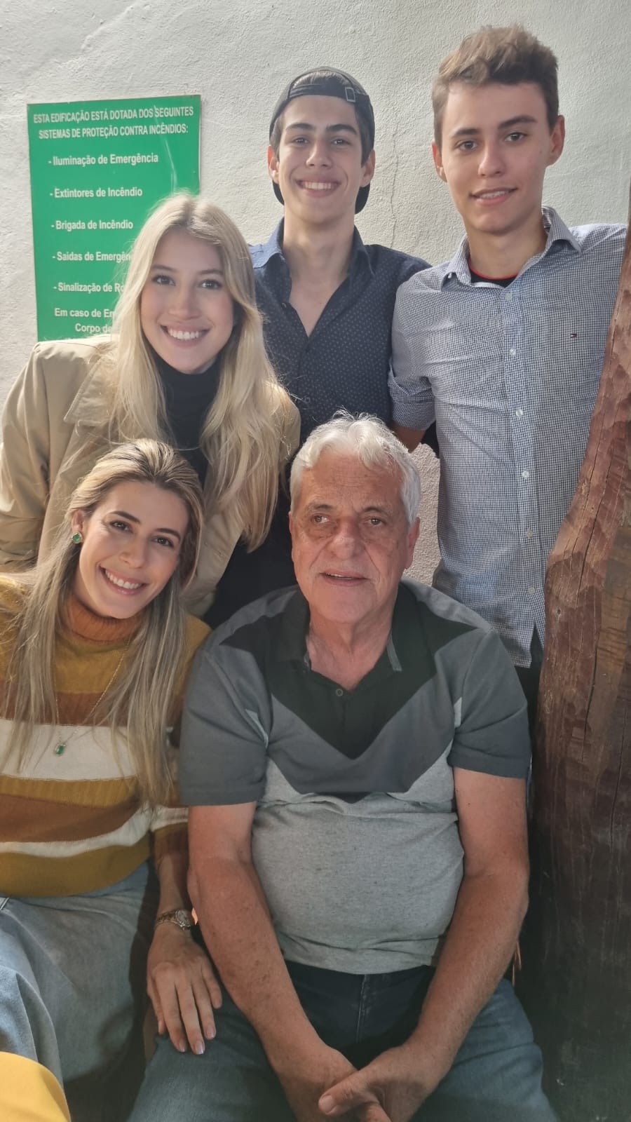 Wagner Schmidt com a família : filha Gabriela e netos,Maria Eduarda, Luiz Felipe e Gustavo.