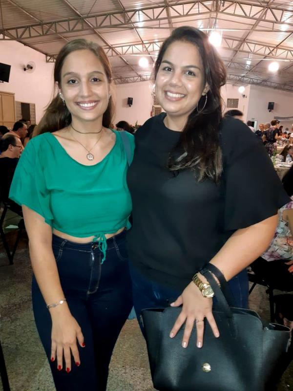 Rafaela e Isabela Contim