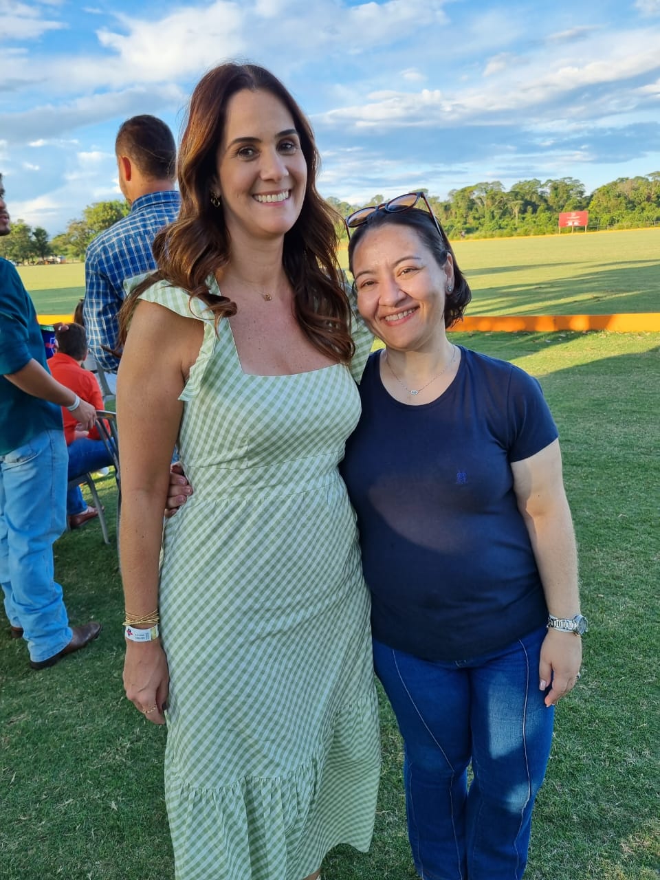 Karina Matos, Elisangela Valeriane