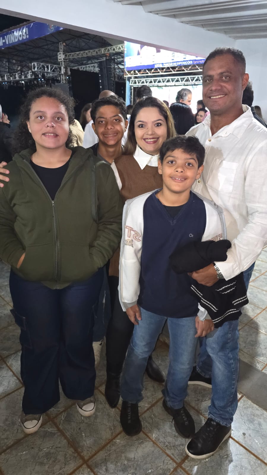 Heitor, Gustavo, Maria Clara,  Laina  e Oscar  Gomes