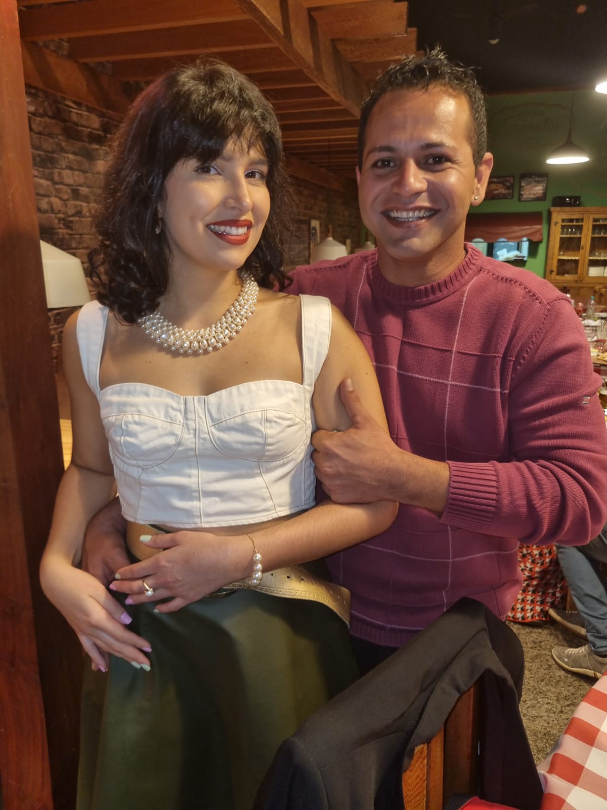 Stephanie Pires, Júnior Pires