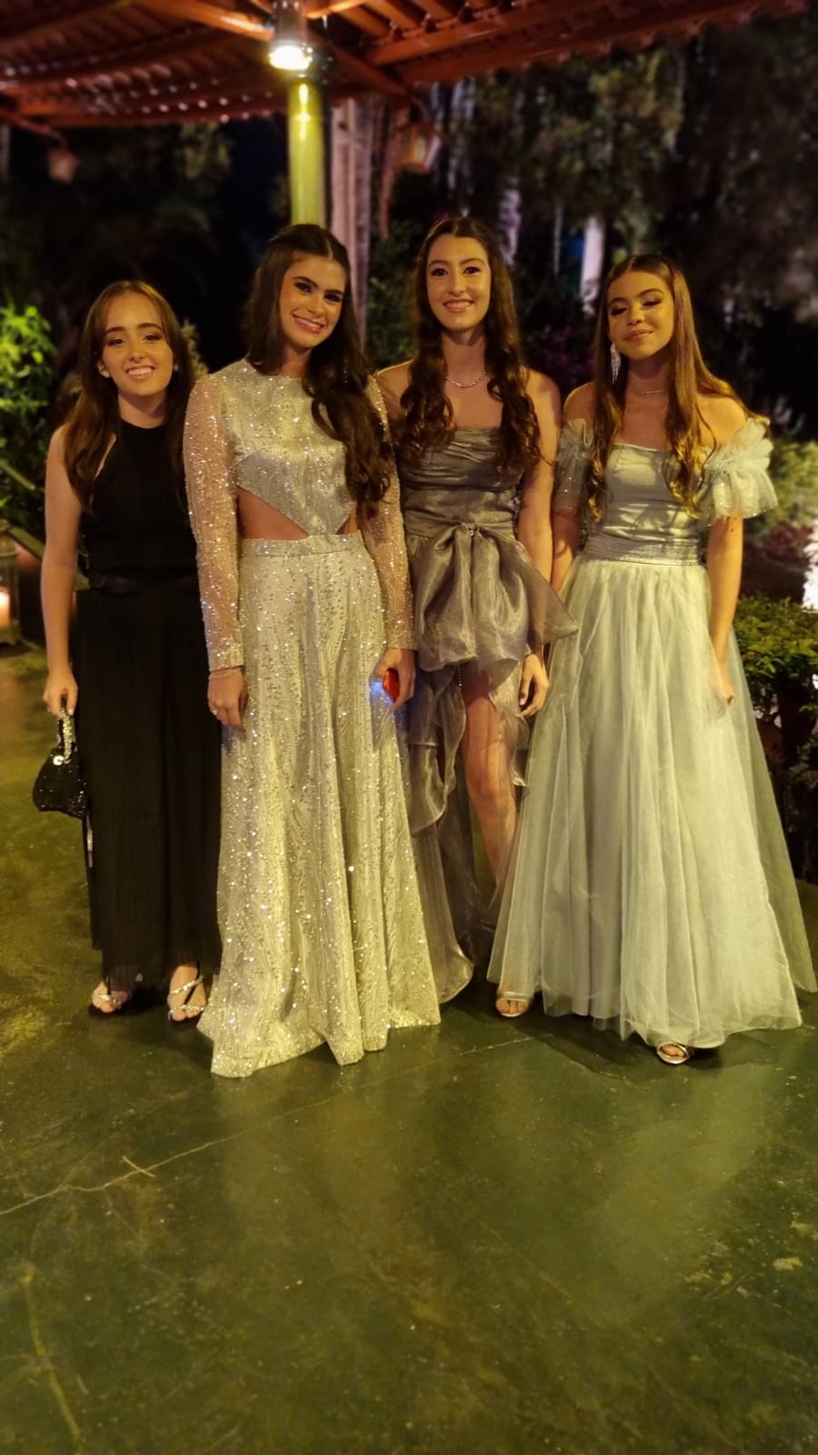 Julia  Sobreira  , Luma  Ávila,  Guilherme  Akrouche,  Valentina Akrouche