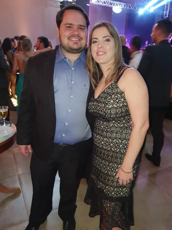 Renata e Paulo Roberto Flora