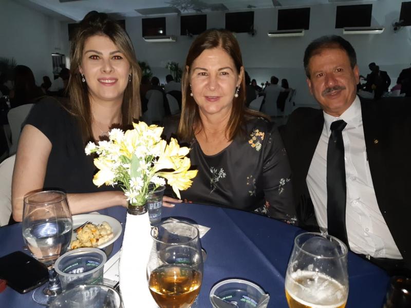 Mariana, Vera e Valdir Linares