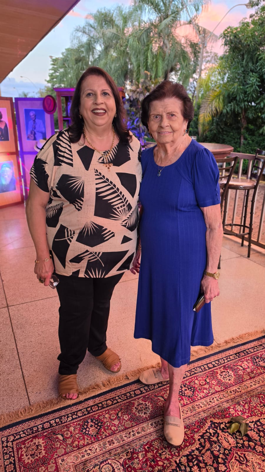 Renata  e Rita  Bezerra